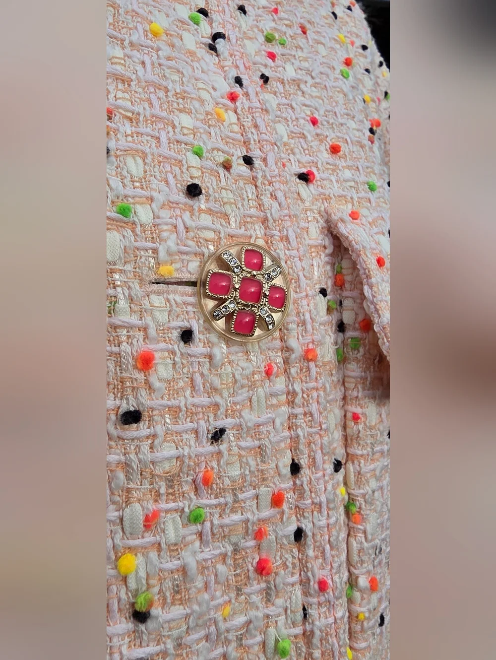 CHANEL Spring 2019 RTW Pink Multi Speckled Tweed Cropped Jacket Size FR 36/US 4 - Picture 8 of 11